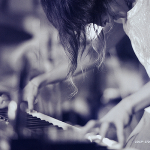 宁荣荣张开双腿被强❌游戏
