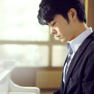 宁荣荣张开双腿被强❌游戏
